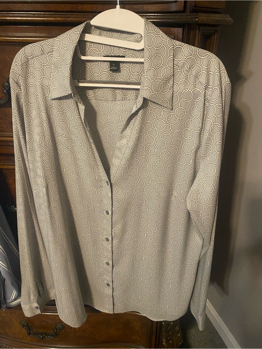 Ann Taylor Gray Geometric essential Button Down Blouse